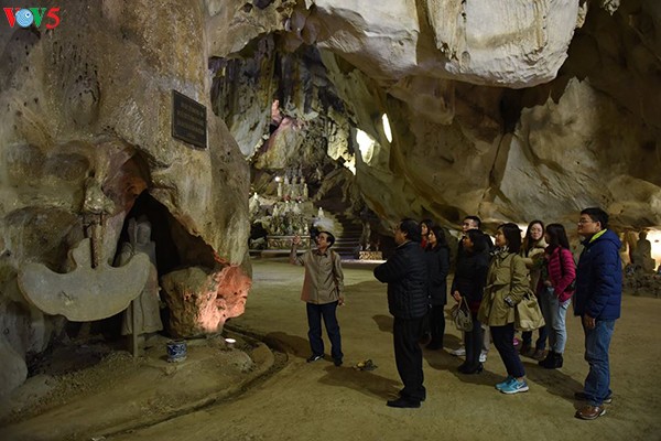 เยือนสถานที่ประธานโฮจิมินห์อ่านบทกวีอวยพรปีใหม่ผ่านสถานีวิทยุเวียดนามเมื่อ 70 ปีก่อน - ảnh 6